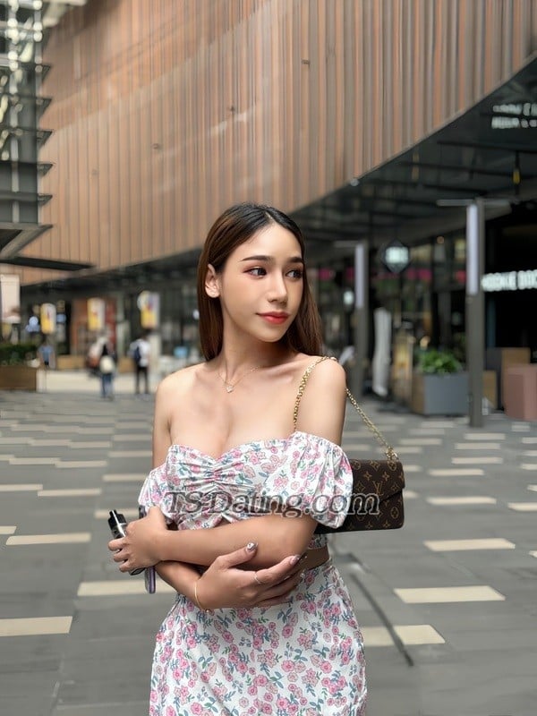 AMIKO barbie Ladyboy Escort - Bangkok Thailand - TS-DATING.COM @ ts-dating.com