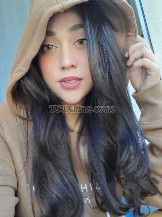 trans girl APPLE 5768465 trans girl APPLE 5768465