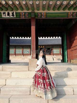 trans girl APPLE 6044265 trans girl APPLE 6044265