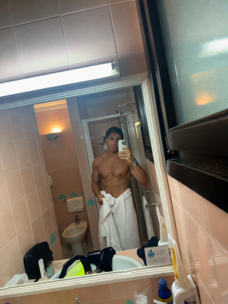Hombre / Alebig99x / Italia