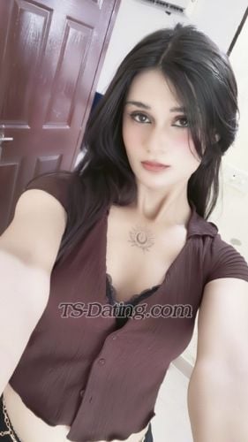 trans girl Alinasharma 7120403