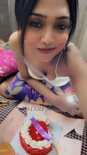 trans girl AluringAhira 4217966
