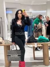 Amanda Amanda Vlza Amanda Vlza Madrid Transex Hola Amores!
Soy Amanda una hermosa mujer
trans.
elegante y delicada, soy tu cita perfecta, ademas
te ofrezco un delicioso masaje , si estás cansado y
estresado , contáctame y déjate llevar por mis manos
delicadas para sacar de tu templo todas esas tenciones del
día a día ..
Me encantará ofrecerte mi compañía en
todo tipo de eventos.
¿Quieres comprobarlo?
Espero
tu llamada.