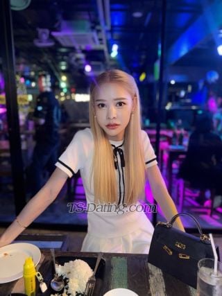 trans girl Ameliasuasa 8764537