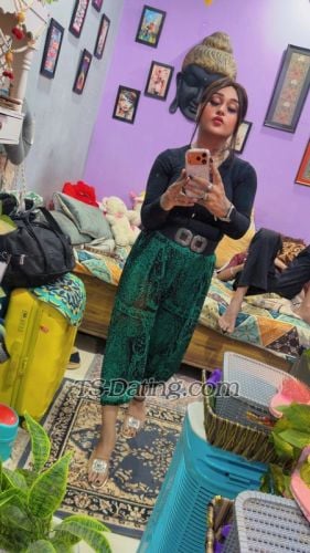 trans girl Anshikaa 0348916