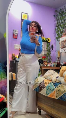 trans girl Anshikaa 9828415