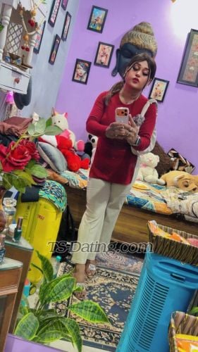 trans girl Anshikaa 9878895