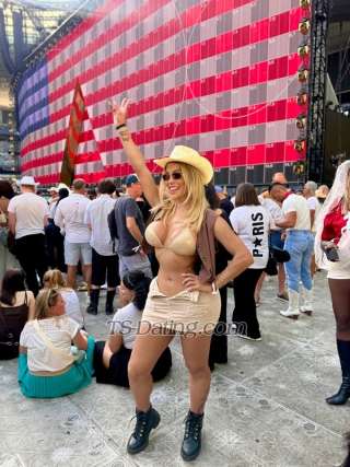 trans girl AntonellaBia 2885905