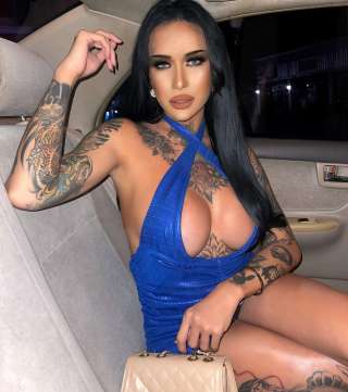 trans girl AmadoraFoxx 2423618