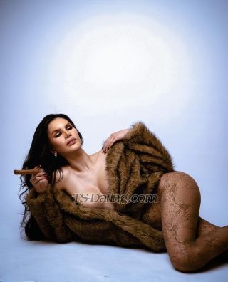 trans girl AvyeLuna 0129062