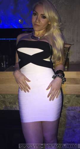 trans girl BIGCOCK24CM 9298597