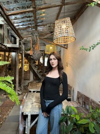 Transexual (no operada) / Bella Hades / Tailandia