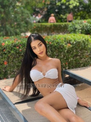 trans girl Benz2004 0294916 trans girl Benz2004 0294916