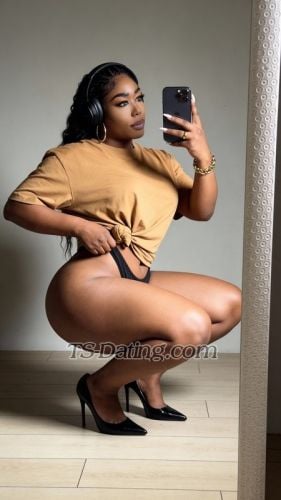 trans girl Beyoncenavag 2310508