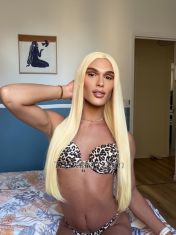 Brenda chaud Novi Sad Transex Hello my loves!  brendasalopeI am the BEAUTIFUL, UNIQUE
AND EXCLUSIVE WOMAN. Beautiful, very young and naughty,
adorable, HOT, super beautiful, I'm new and only passing
through the area.I invite you to come meet me to
relax!With me, possible: Very active
passiv 21cm grossSome services are extras, and others
are included in the rates, don't hesitate to ask me
beforehand.100% real photo.Hygiene and
discretion.Very kind, pleasant, friendly, with me, no
surprises. I'm the ideal company for you!I don't
answer withheld numbers.No private numbers.
