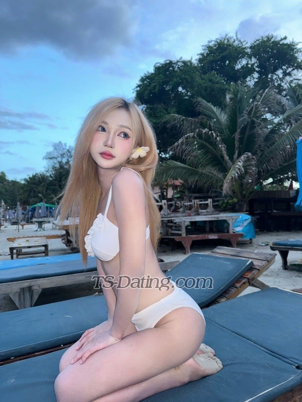bunni Shemale Escort - Gothenburg Sweden - TS-DATING.COM @ ts-dating.com