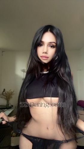 transsexual escort / Carolline / Indonesia