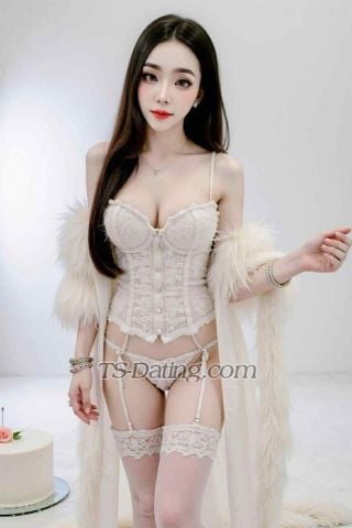 trans girl CartierTH 9558148