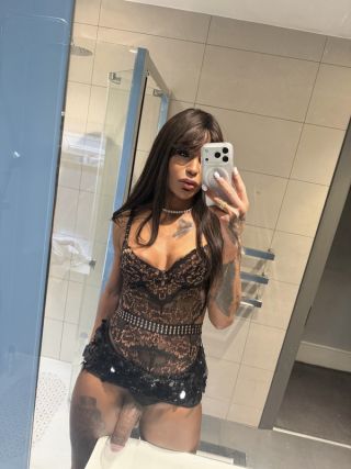 Celinemiss-6121701 