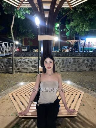 trans girl Claudine360 2392438 trans girl Claudine360 2392438