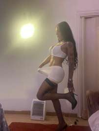 catalina catavella22 catavella22 barcelona Transex Ciao a tutti!! Sono Barbie XXL, giovane transessuale 671109669 vespa colombiana, 39 anni, nuova in questo mondo e desiderosa di divertirsi e incontrare donne e uomini o coppie a cui piace il terzo sesso. Viso super femminile, bionda, alta, grandi occhi neri, unghie sottilissime, sirenetta esplosiva tatuata, gran sedere e tette ben piazzate, taglia 100, ho una bellezza invidiabile. Nessuno scoprirà il mio segreto, solo tu ed io nell'intimità sapremo che sono una donna con sorpresa. 24 cm Ragazza molto carismatica con il dono di piacere ed essere molto piacevole, morbosa, amichevole, affettuosa e versatile. 24 centimetri molto grosso e grasso e la mia erezione è garantita. Attualmente non prendo ormoni, ho sempre il cazzo duro e voglio davvero essere attivo e lavorare tanto il culo e dare tanto latte denso e bianco adorerò il gusto della mia super sborrata, una parte del mio culo caldo e stretto che ti lascerà asciutto, a parte le mie grandi tette e la mia bocca carnosa, labbra molto carine. Sono uno specialista nel fare seghe russe con un francese molto salivato fino a te sperma sulle mie tette grandi, ho molta esperienza con i principianti, scopo come una dea, sono una ragazza molto giovane, forte e con molta resistenza ed energia, così puoi provare il vero piacere di stare con a donna con un cazzo e ti assicuro che il mio membro non ti entrerà in bocca. Adoro farti ingoiare tutto il cazzo del mio cavallo, enorme e grasso, avere il controllo su di me, scoparti forte e non ho limiti a letto. I miei servizi sono vari e completi. Eseguo massaggi, 69, baci con la lingua, 69, Twitter: CatavegaXXL