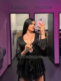 Diamondemmily Madrid Transex Hola, soy una mujer trans súper extrovertida, con una
mirada profunda y seductora que te dejará sin aliento desde
el primer instante.  Me encanta conocer gente nueva y
mostrar lo mejor de mí: una simpatía arrolladora, una
alegría contagiosa y una personalidad que ilumina cualquier
lugar.  Ojos oscuros llenos de misterio, con los que sabré
hechizarte mientras compartimos momentos especiales.  Para
escapar de la rutina, me fascina viajar y sumergirme en
nuevas culturas, explorar rincones exóticos y saborear
experiencias únicas.  Por supuesto, una divertida cena en
un restaurante con encanto es un plan irresistible… y si
la noche termina entre copas, música y baile, ¡el placer
está garantizado!  Conmigo vas a disfrutar muchísimo…
porque soy pasión, chispa y ternura en una sola mujer. 
Vamos a compartir momentos inolvidables que quedarán
grabados en tu memoria para siempre. 
