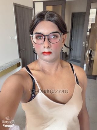 Shemale-Dinu7-8712449 