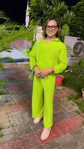 escort dello shemale / Diya Mishra / India