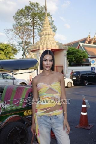 trans girl DorothyKOL 0368269