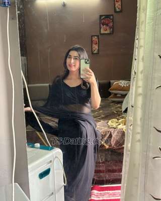 transsexual escort / Ellaxx23 / India
