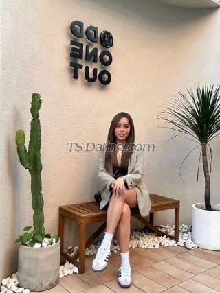 trans girl Emerald07 0074601