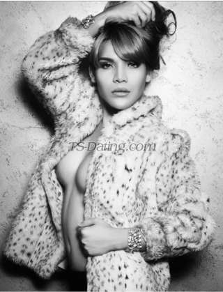 trans girl Erinching 1224189