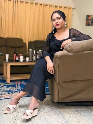 Eshatrans girl 2472765 Eshatrans girl 2472765