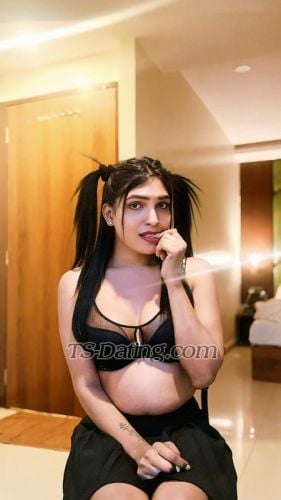 trans girl ExoticAlina 5914189