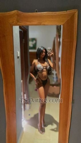 trans girl Farahaulia 3460980