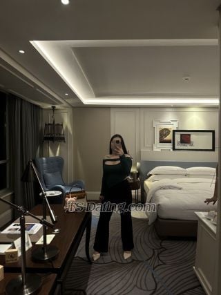 trans girl Gorgeouselise 0439527 trans girl Gorgeouselise 0439527
