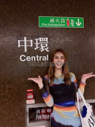 trans girl Guitar55 3821190