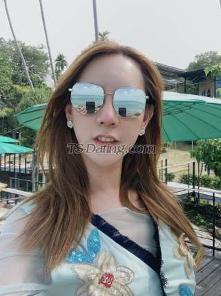 trans girl Guitar55 8162697