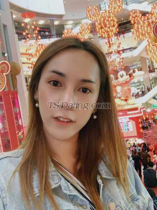 trans girl Guitar55 8979849