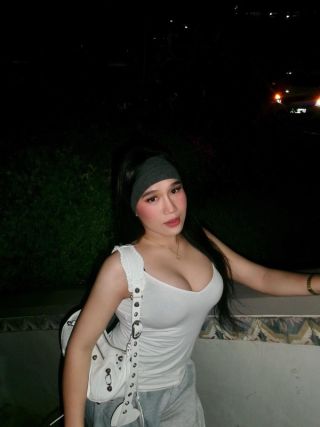 GwenisThick-7090347 