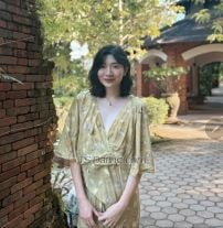 giselepayom giselepayom Singapore Transex * 𝐏𝐫𝐞𝐟𝐞𝐫𝐚𝐛𝐥𝐲 𝐨𝐮𝐭𝐜𝐚𝐥𝐥. 𝐏𝐥𝐞𝐚𝐬𝐞 𝐜𝐨𝐧𝐭𝐚𝐜𝐭 𝐦𝐞 𝐟𝐨𝐫 𝐢𝐧𝐜𝐚𝐥𝐥 𝐚𝐯𝐚𝐢𝐥 𝐚𝐛𝐢𝐥𝐢𝐭𝐲 Olá, Giselle aqui, alta e sofisticada. Sou originalmente de Taiwan e acredito em ser confiante e feliz com o próprio corpo. O que isso significa se você pode estar se perguntando? Isso significa que não tenho implantes mamários de silicone, mas sim implantes que cresceram após tomar meus hormônios. Eu também sou puramente passivo/passivo. Vou aparecer com uma maquiagem bem leve que combina com todas as ocasiões. Meu estilo de vestir é definitivamente elegante, elegante e chique; vestidos longos ou calças e camisa de seda. Minha inspiração de moda de todos os tempos é Rosie Huntington-Whiteley. Também podemos jantar no quarto se você preferir um momento mais íntimo para nos conhecermos. Com isso dito, espero que você se sinta rejuvenescido após o nosso encontro. Espero ter notícias suas logo. WHATSAPP: +65 8020 0584