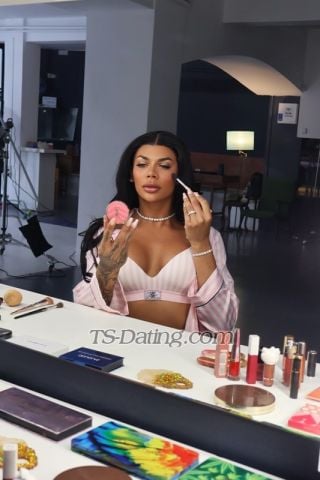 trans girl IsisBitt 4127158