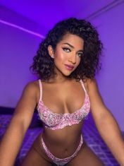 Ivonny Hannover Transex Ich hoffe, dir gefällt, was du siehst. Ich bin Melania,
eine kurvige, sinnliche Latina-Transfrau.

Ich bin
eine sehr attraktive Frau und liebe es, mit meiner
Weiblichkeit selbst die anspruchsvollsten Männer zu
verführen.

Ich bin gerade erst auf Ibiza
angekommen und biete meine Dienste als unabhängige
Trans-Escort in Playa d'en Bossa an.

Ich bin
zierlich, aber mit spektakulären Proportionen, klein und
schlank, aber mit großen, runden Brüsten und einem Po, den
du immer wieder berühren möchtest.

Ich bin eine
liebevolle Kolumbianerin und sehr leidenschaftlich im Bett.
Ich liebe Sex in all seinen Facetten. Wir können es so
machen, wie du es bevorzugst. Ich bin sowohl passiv als auch
aktiv, eine vielseitige Partnerin, mit der du unvergessliche
Momente voller Lust erleben kannst. Sex ist meine
Leidenschaft, und ich hoffe, du kannst das selbst erfahren.
Ich freue mich auf deinen Anruf, damit wir eine fantastische
Zeit verbringen und magische Momente voller erotischer
Fantasien erleben können, die wir gemeinsam ausleben
werden.