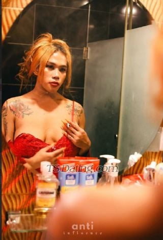 trans girl IyahFerrari 4609476