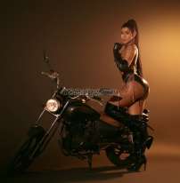 Jenifer25 Thessaloniki Transex Olá sou a jenni sou recém chegada na Grécia sou ativa e
passiva faço massagem e beijo na boca 