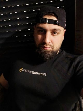 Male / Justinjst29 / Romania