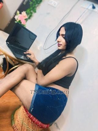 transsexual escort / Kajal0202 / India