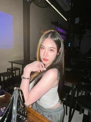Female / Kamolnat / Thailand