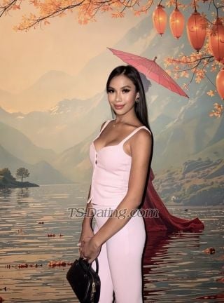trans girl Karinavers 2480440