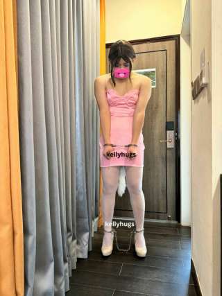 kellyhugs-3157104